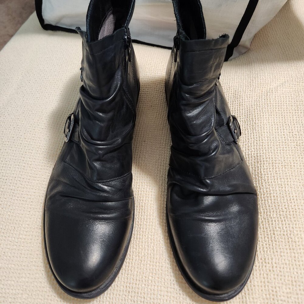 Miz Moos - Leslie Boot